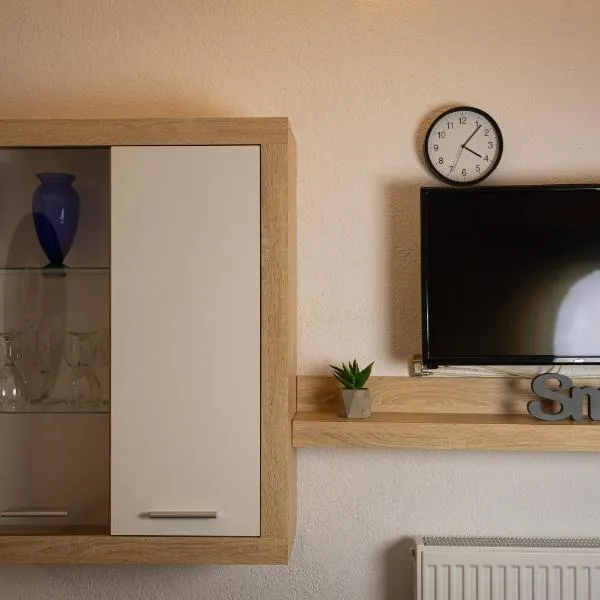 Apartments Nevistic, khách sạn ở Tribalj