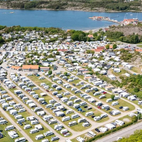 Viesnīca GrebbestadFjorden stugor pilsētā Grebestade