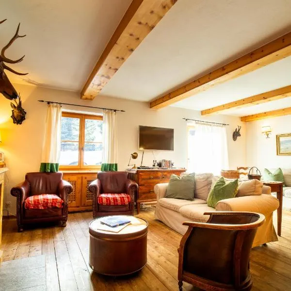 Chalet Gulas - La Punt-Chamues-ch: La Punt-Chamues-ch şehrinde bir otel