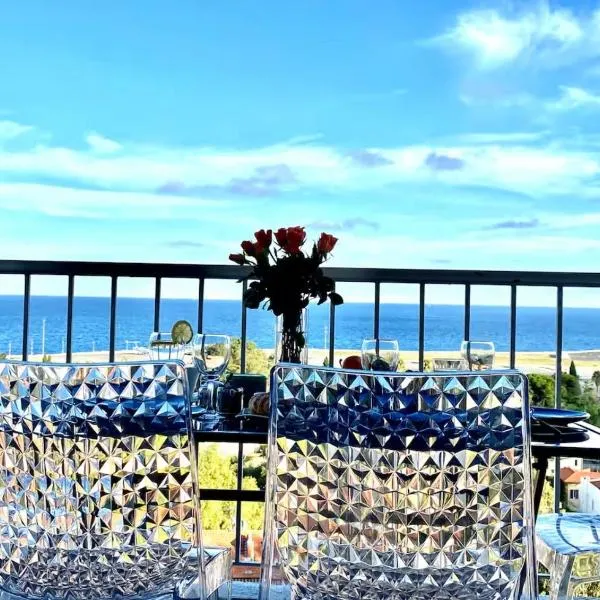 Panoramic Sea View - Terrace - Air Conditioning - 2 Bedrooms - Wifi - Kitchen - Tram, hotel di Nice