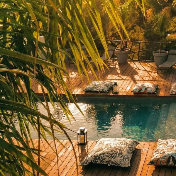VILLA HOLISTIKA : BED AND BREAKFAST / POOL / AIR CONDITIONING/ MONT FARON TOULON, hotel din Toulon