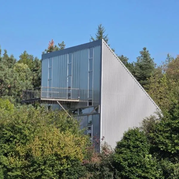 Maison Triangle โรงแรมในSaint-Alban-dʼAy