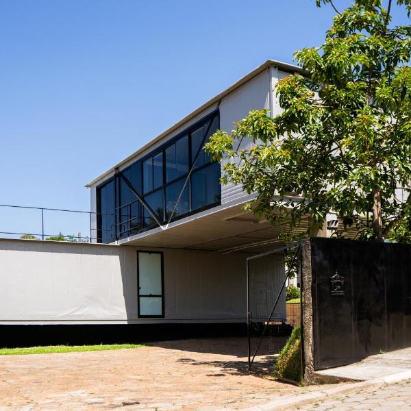 Casa Container Moderna com Vista da Natureza em Itajaí