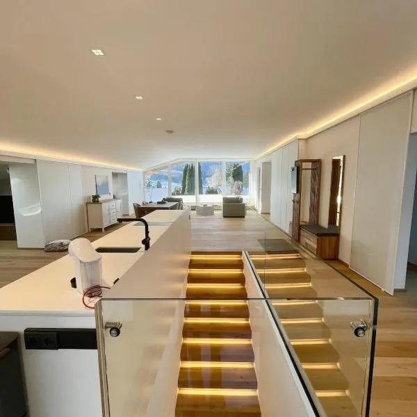 Modern loft for 6 with mountain views in Bad Ischl, hotel u gradu Bad Išl