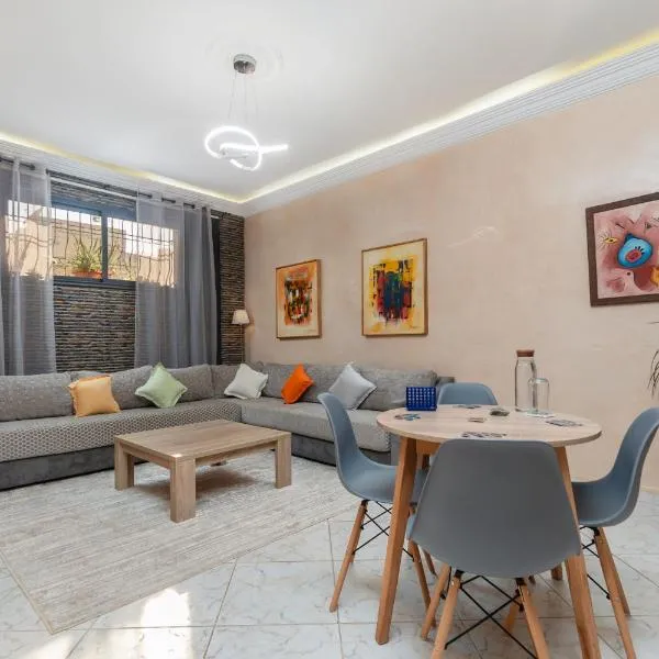 Cozy and Zen 2BR central Agadir Netflix, free parking, fast wifi, хотел в Агадир
