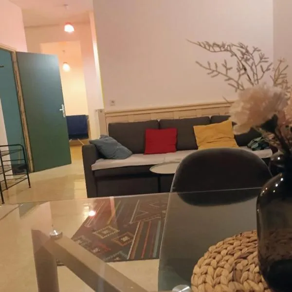 Apparts Coeur Historique de Thiers - Tarifs dégressifs - Idéal PROS, hotel in Thiers