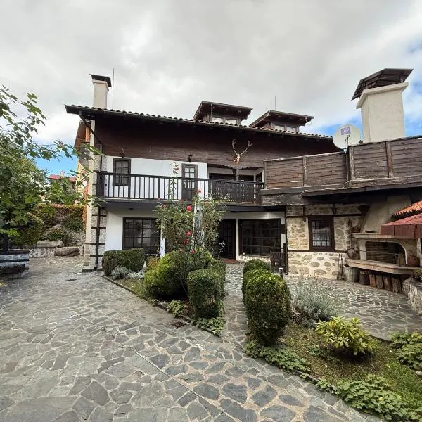 White Wolf Chalet, מלון בבנסקו