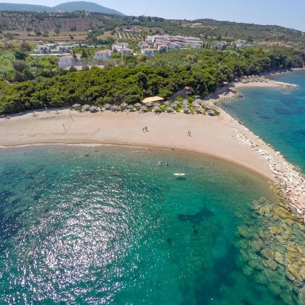 Sunrise Village Beach Hotel、Kalamaki Messiniaのホテル