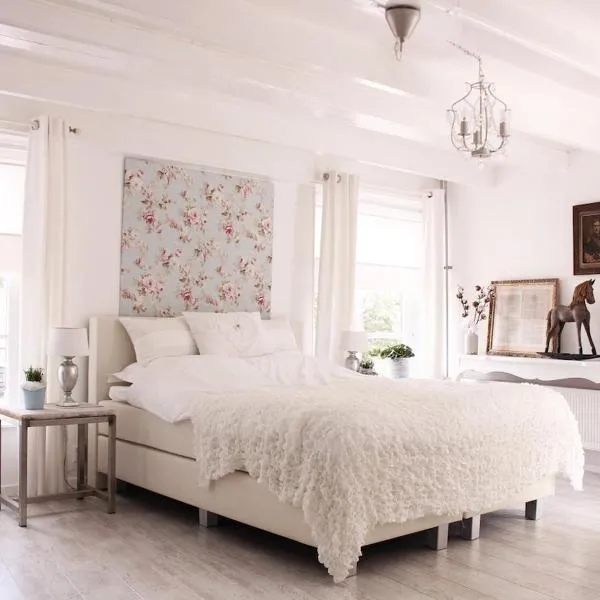 Bed and Breakfast Aan de Lek、フィアーネンのホテル