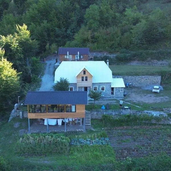 Mountain Vista Guesthouse Shkafi, hotelli kohteessa Shkodër