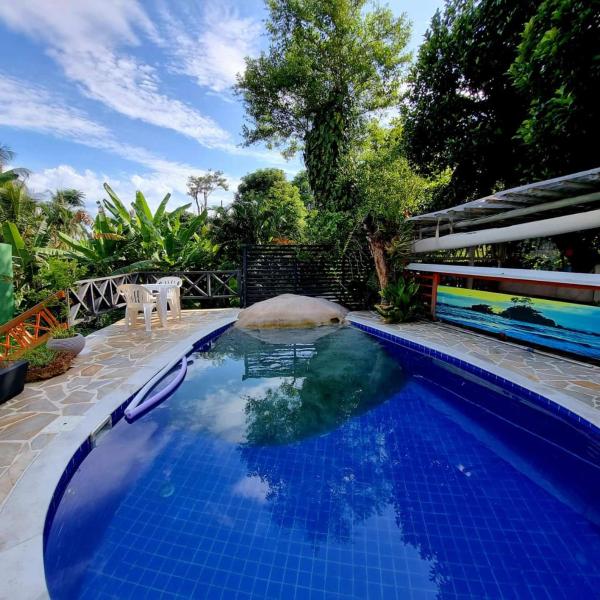 Casa a 2km da balsa em ilhabela
