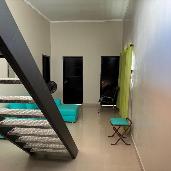 Quarto com TV 50 polegadas, frigobar, ar-condicionado e Wi Fi, sala e cozinha compartilhado - Foto 2