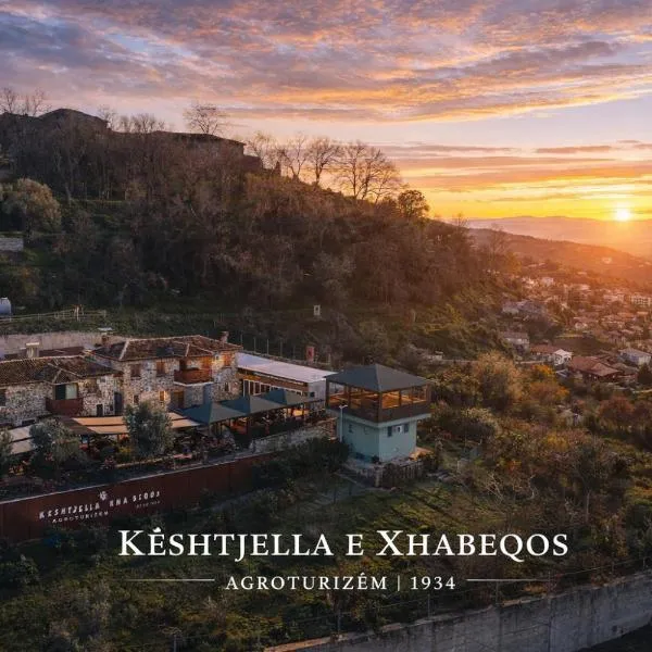 Keshtjella Xhabeqos, hotel v Tirani