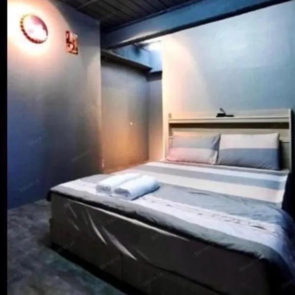 新橙居-免費停車-私人衛浴-戶戶開窗: Dalin şehrinde bir otel