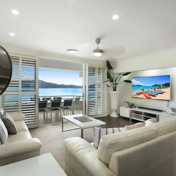 Frangipani Beachfront Lodge 202 on Hamilton Island by HamoRent, hotel in Hamilton Island