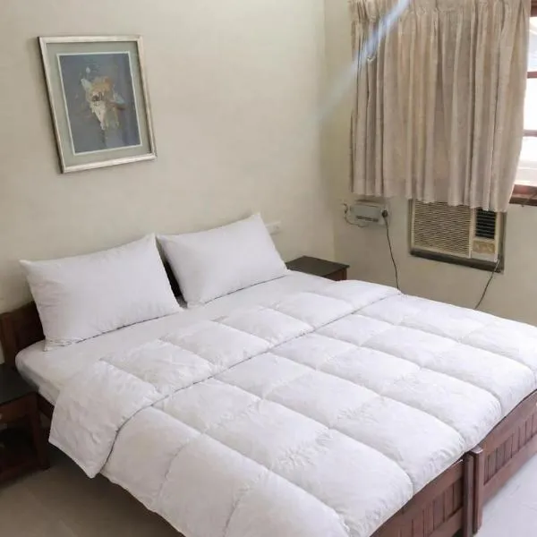 Venue 2bhk apartment Candolim Goa – hotel w mieście Candolim