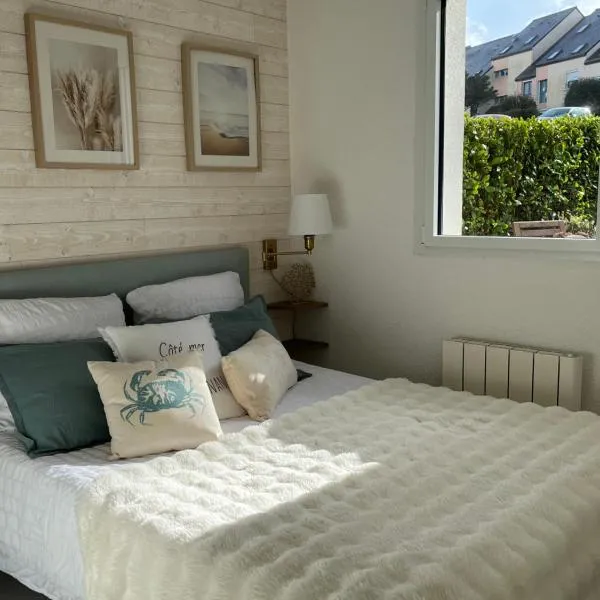 Perle des Sables Blancs, appartement entier à 100m de la plage avec parking privé, hôtel à Concarneau