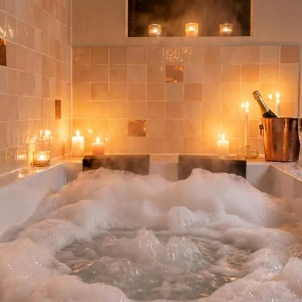 Suite Marrakech avec balnéo privative Love Room romantique proche Toulouse, hotel di Auterive