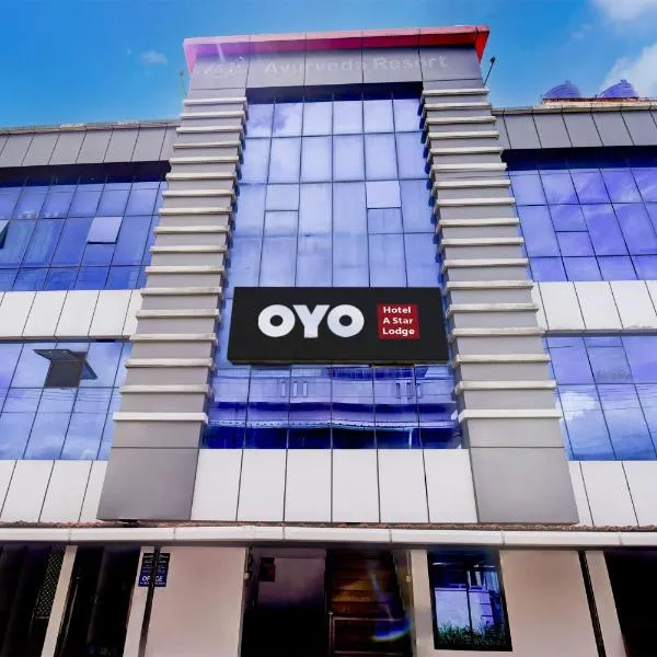 Hotel O A Star Lodge, hotell i Thrissur