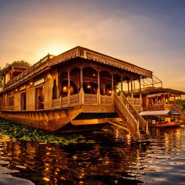 Houseboat Old Palace, מלון בסרינגר