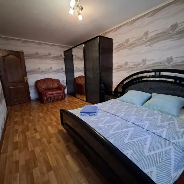 Трёхкомнатные апартаменты, Hotel in Krywyj Rih