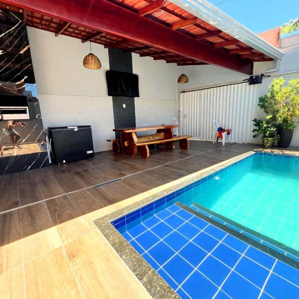 Casa inteira com Piscina - 3 Quartos - Área Gourmet - 5 min da Praia