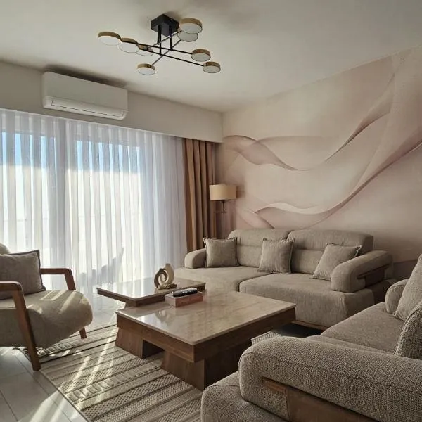 The Horizon Loft Scenic Views & Private Garage – hotel w mieście Ferizaj (Uroševac)