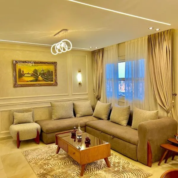 Ultra Luxurious 2BR 3BR in Gated Compound, hotel sa Badr