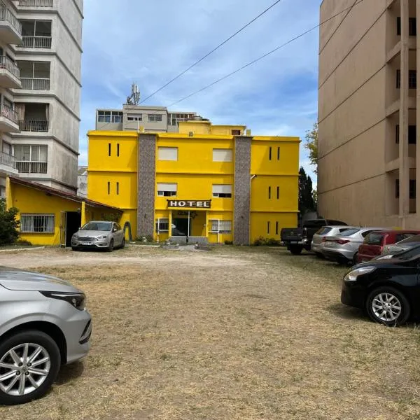 HOTEL FRENTE al MAR, khách sạn ở San Clemente del Tuyú