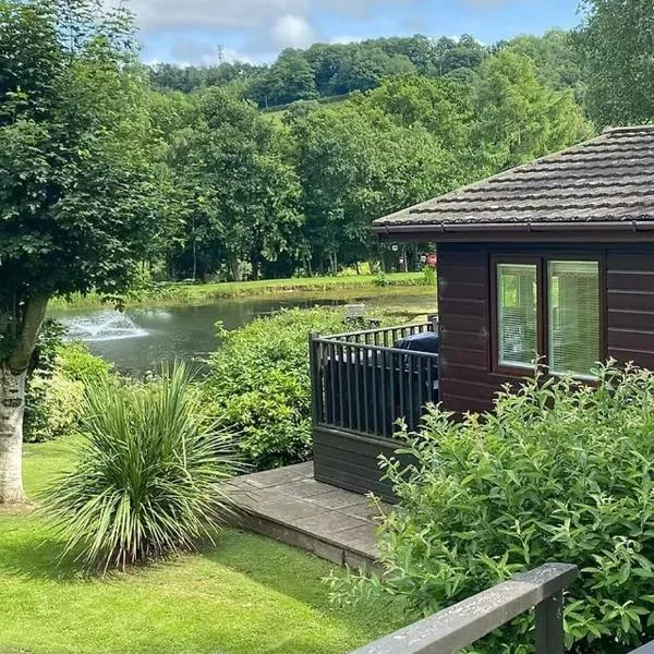 The Little lodge on the lake, hotelli kohteessa Welshpool