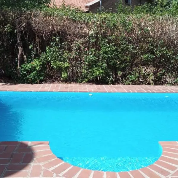 casitadearminda-II: Villa Las Rosas'ta bir otel