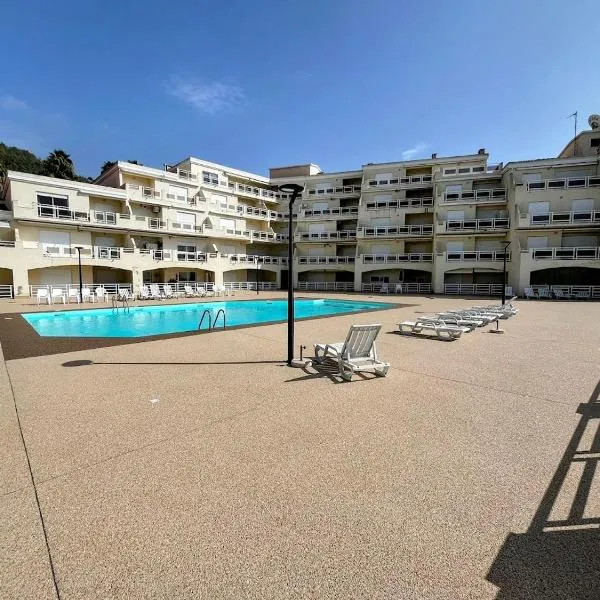 BEACH house, hotel i Sesimbra