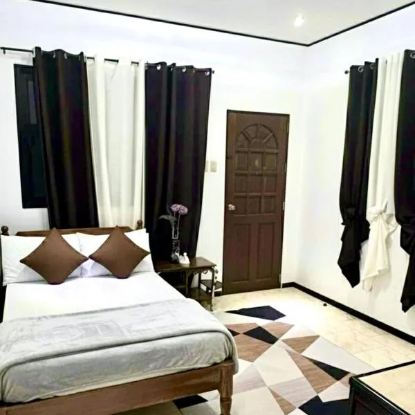 Placido's Vacation Home, хотел в Пуерто Галера