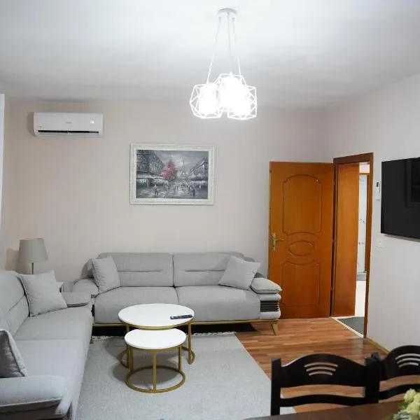 Family Home, hotel in Tirana