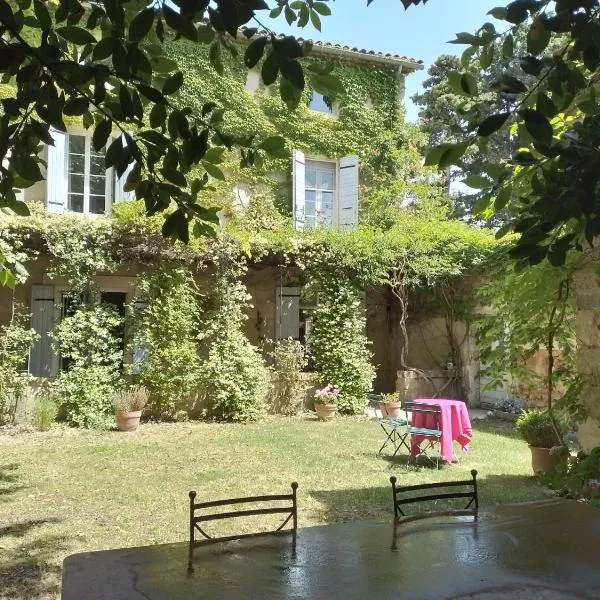 Ancienne magnaneraie la Bonnetière, Hotel in Orange