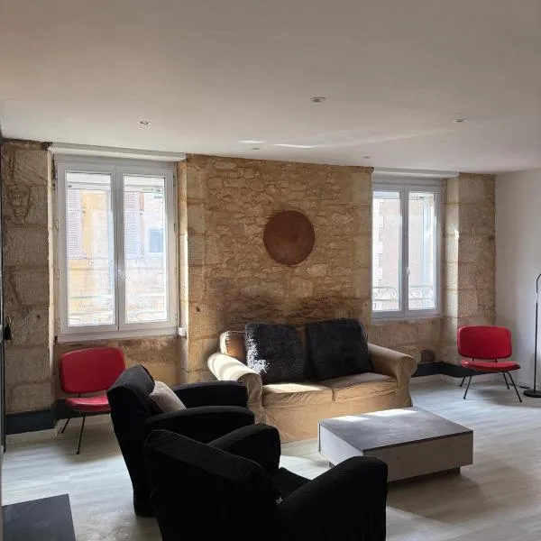 Logement 3 chambres Montignac, hotel in Montignac