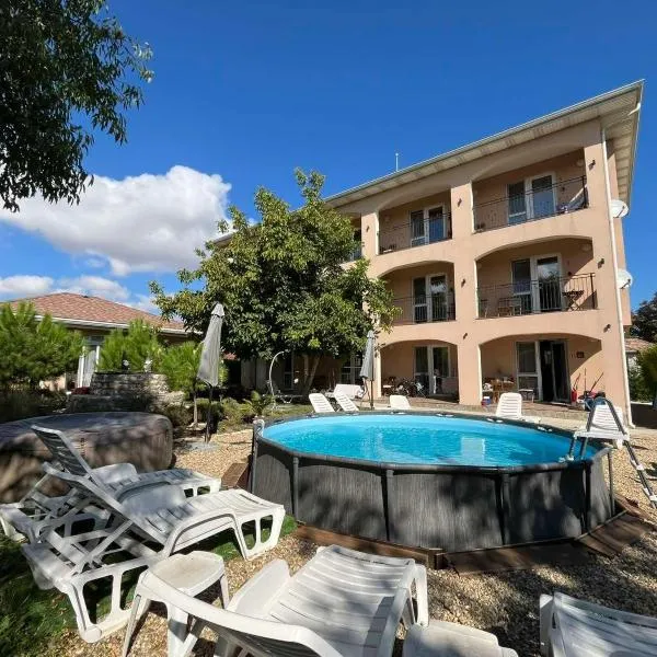 Къща за гости Крапец, hotel en Krapets