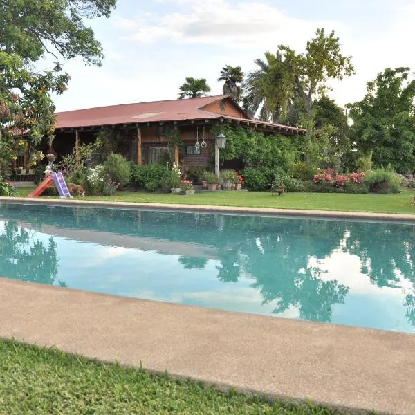 Sta. Marta B&B, hotel in Curicó