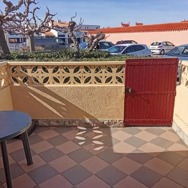 Maison cosy Santa Barbara, hotel in Le Barcarès