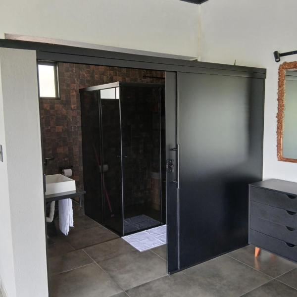 Casa com piscina aquecida, estilosa e privativa - Foto 3