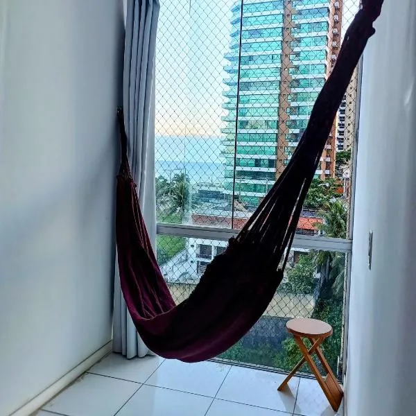 Bright 2-Bedroom Retreat with Ocean View, Hotel in Salvador