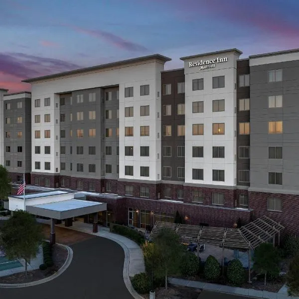 Residence Inn by Marriott Charlotte Northlake, hôtel à Charlotte