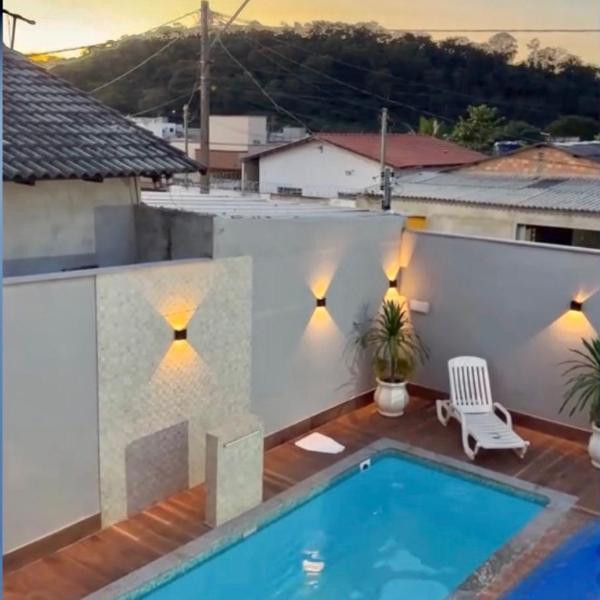 Casa com Piscina Próxima ao MotoGP Ideal para Grupos