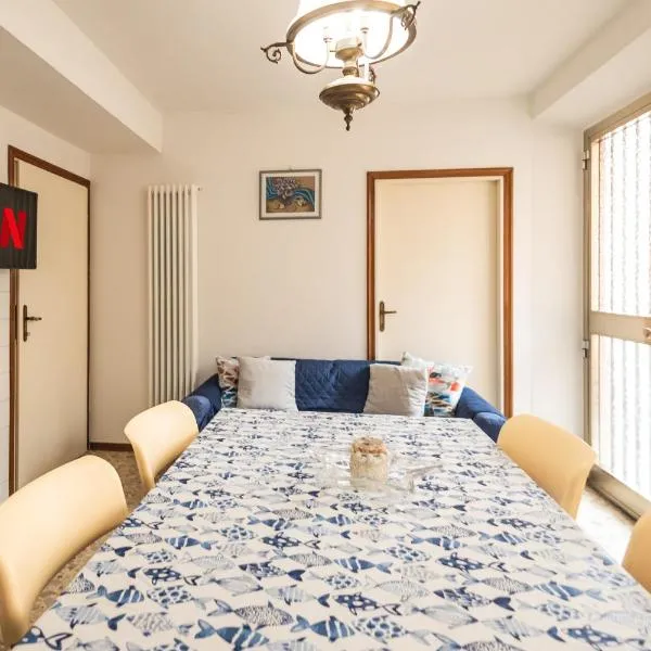 Cattolica Beach Cozy Flat, 150 meters from the sea, hotel a Cattolica