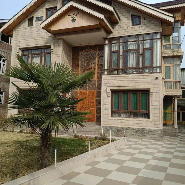p&q's guest house, hotel a Srinagar