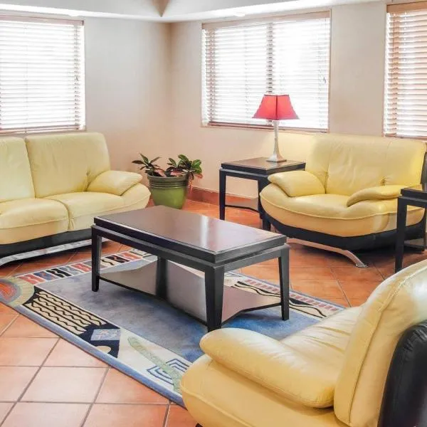 Econo Lodge Lordsburg I-10، فندق في لوردسبروغ