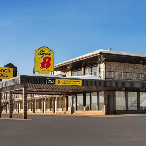 Super 8 by Wyndham Hearst ON, hotel em Hearst