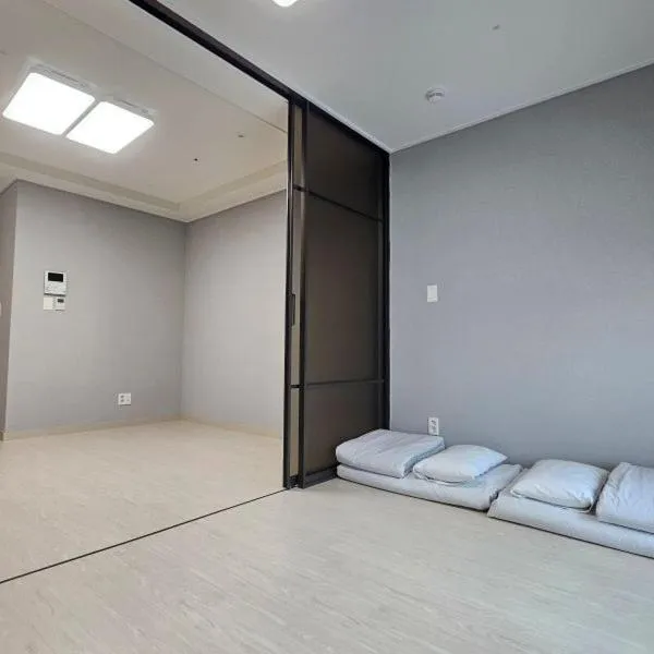 Firstcity Hotel YEOSU, готель у місті Йосу