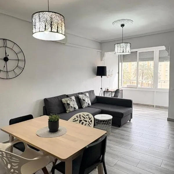 Apartamento con piscina, playa y cerca de Valencia, ξενοδοχείο σε Playa Pobla de Farnals