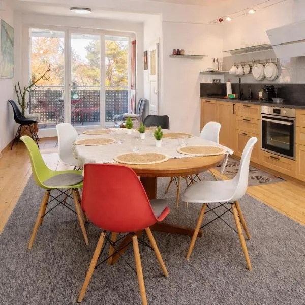 Elegant & Spacious Apartment in GrazISelf Check-in, hotell i Graz